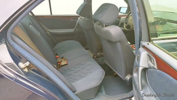 2022 - Mercedes-Benz E 200 (W210) (1995)