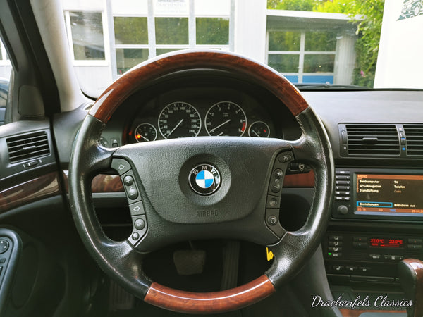 BMW 530iA Touring (E39) Edition Exclusive (2002).