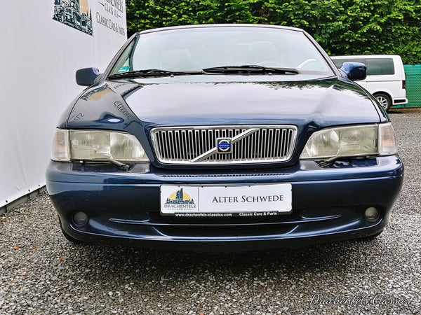 Volvo C70 2.0T Cabriolet (2001).