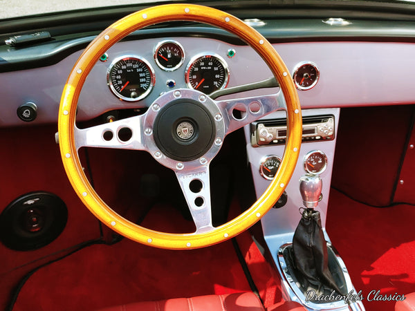 Karmann Ghia Cabriolet (Replika) (1983).