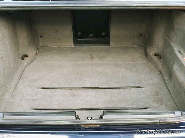 2021 - BMW 728i (E38) (1998)