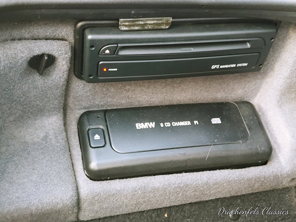 2021 - BMW 728i (E38) (1998)