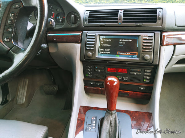 2021 - BMW 728i (E38) (1998)
