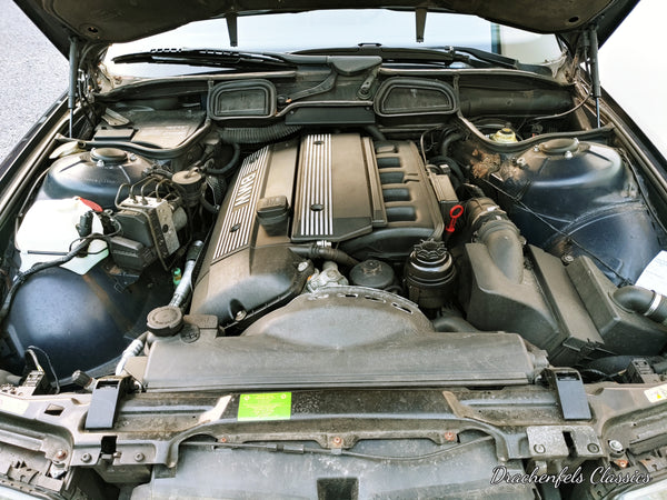 2021 - BMW 728i (E38) (1998)