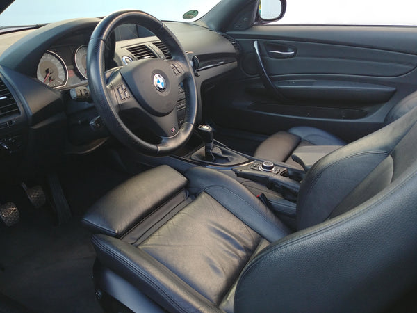 BMW 135i Cabriolet (Handschalter, Klimaautomatik) (2011).