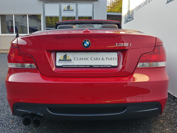 BMW 135i Cabriolet (Handschalter, Klimaautomatik) (2011).