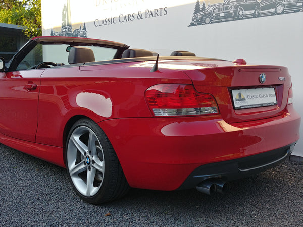 BMW 135i Cabriolet (Handschalter, Klimaautomatik) (2011).