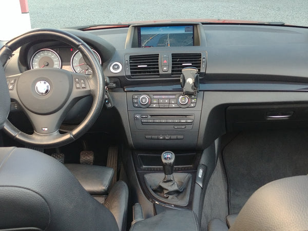 BMW 135i Cabriolet (Handschalter, Klimaautomatik) (2011).