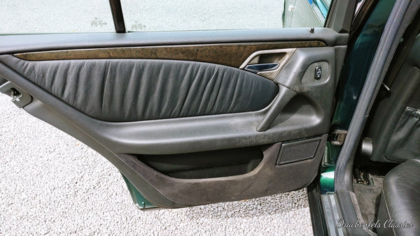 Mercedes-Benz E320 (W210) 1. Hand, Amazonitgrün metallic (1997)
