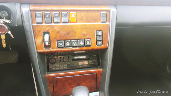 2023 - Mercedes-Benz 200 E (W124) (1990)