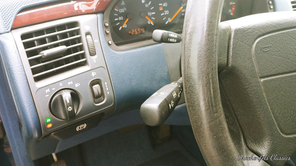 2022 - Mercedes-Benz E 200 (W210) (1995)