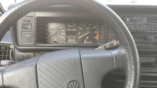 VW Golf I Cabriolet (155 2H) (1990).