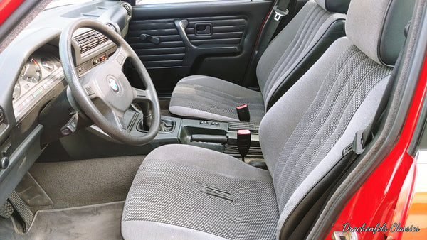 2022 - BMW 318i (E30) (1989)