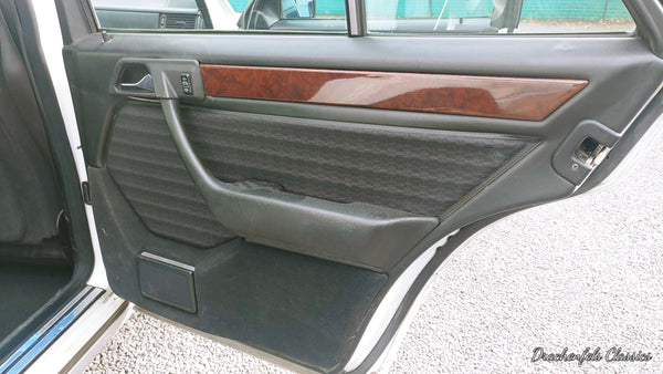 2023 - Mercedes-Benz 200 E (W124) (1990)