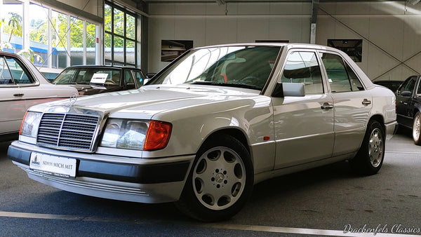 2023 - Mercedes-Benz 200 E (W124) (1990)